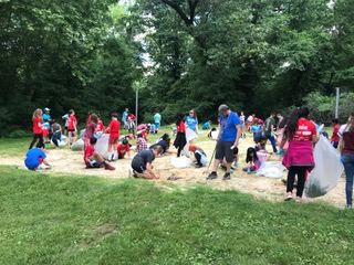 park cleanup volunteers